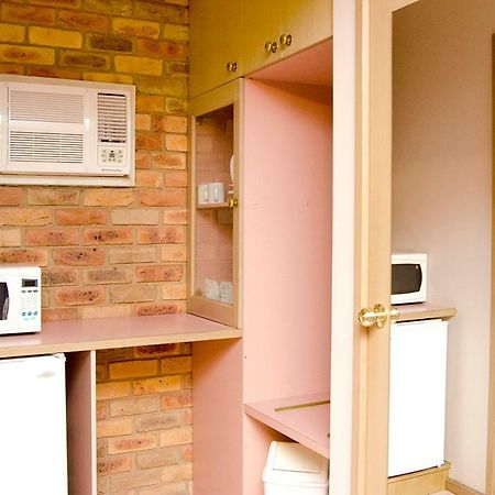 Pines Country Club Motor Inn Shepparton Habitación foto