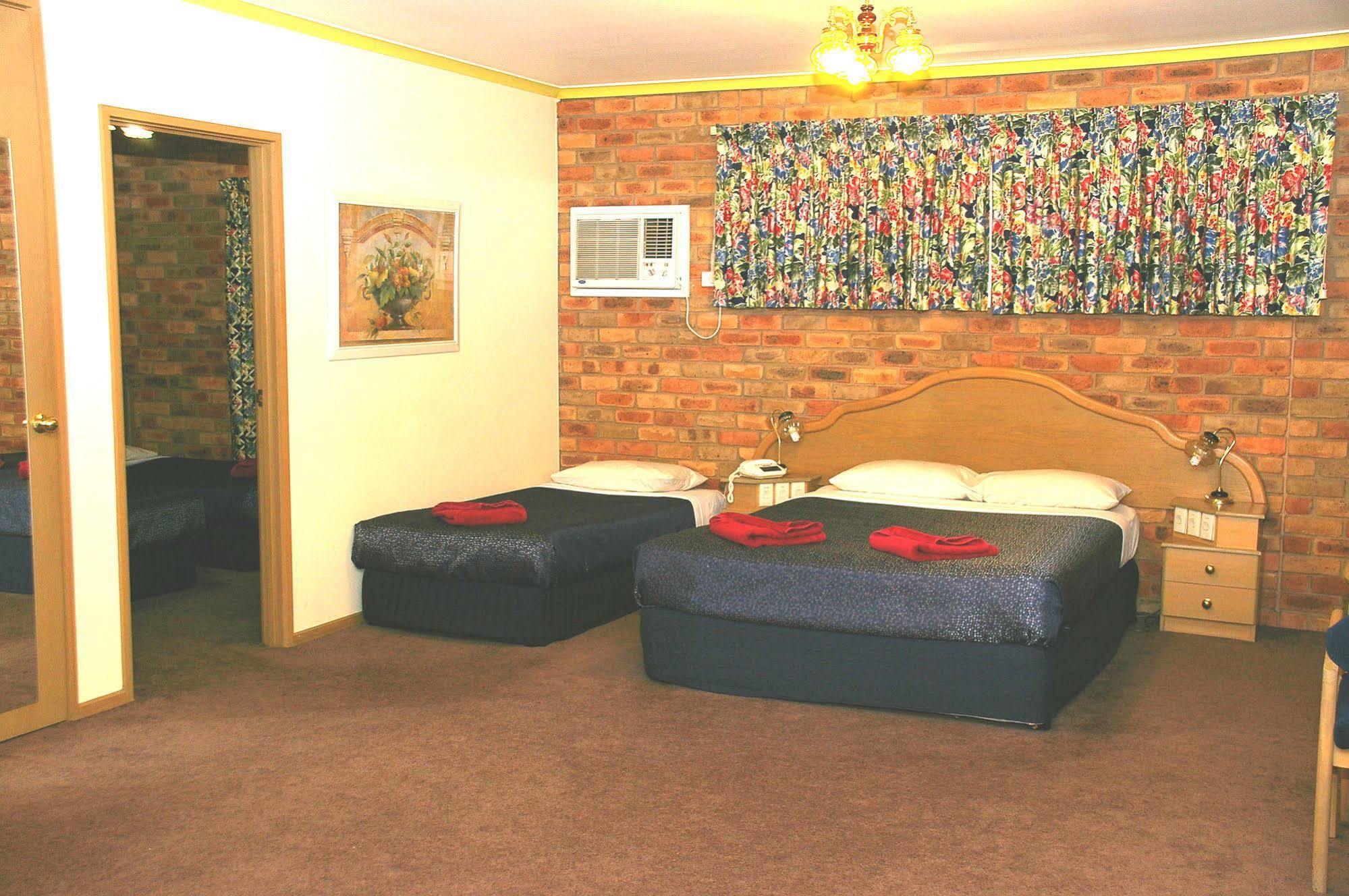 Pines Country Club Motor Inn Shepparton Exterior foto